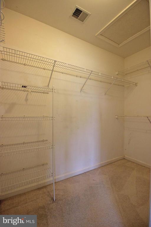 Building Photo - 11799 Valley Ridge Cir