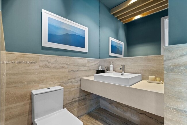 Building Photo - 102 24th St