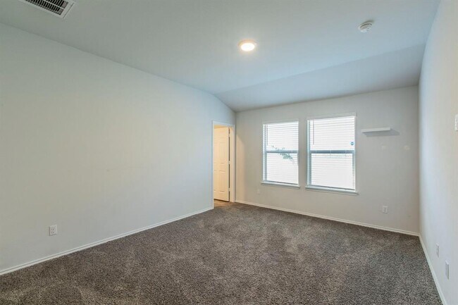Building Photo - 237 Poplin Ln