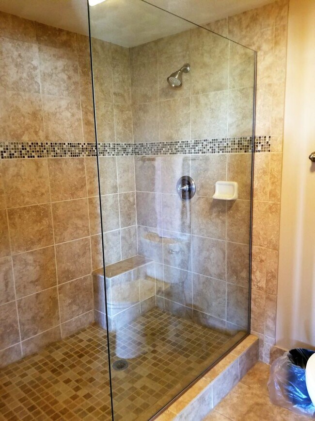 Building Photo - 433 Salt Lick Cir