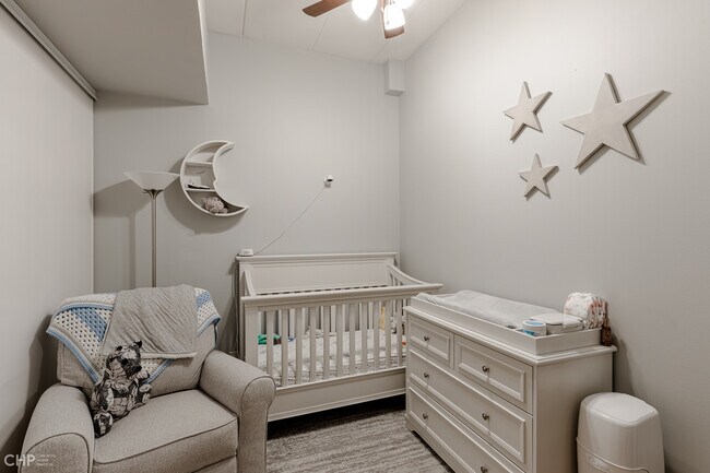 Building Photo - 843 W Monroe St