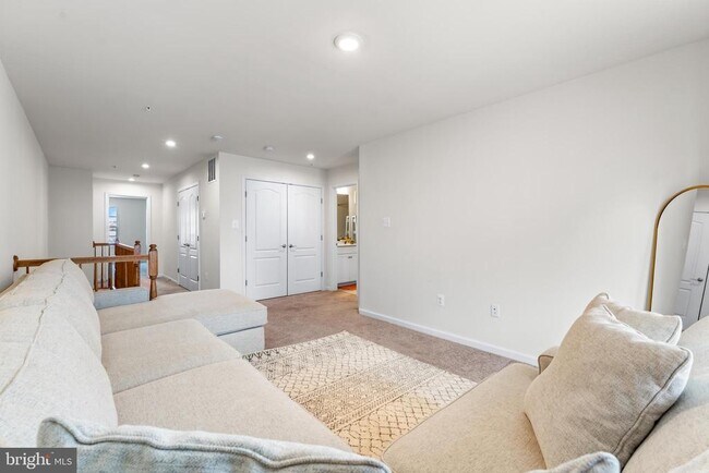Building Photo - 4520 Reaney Ln