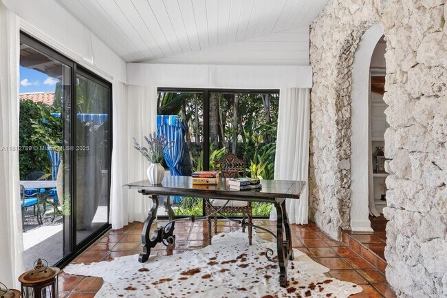 Building Photo - 56 S Hibiscus Dr
