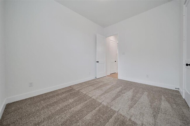 Building Photo - 13107 Wood Leaf Pk