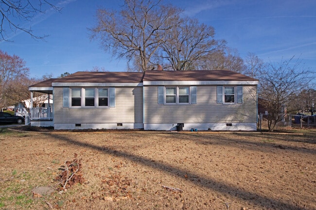 Building Photo - 314 Woodhaven Dr