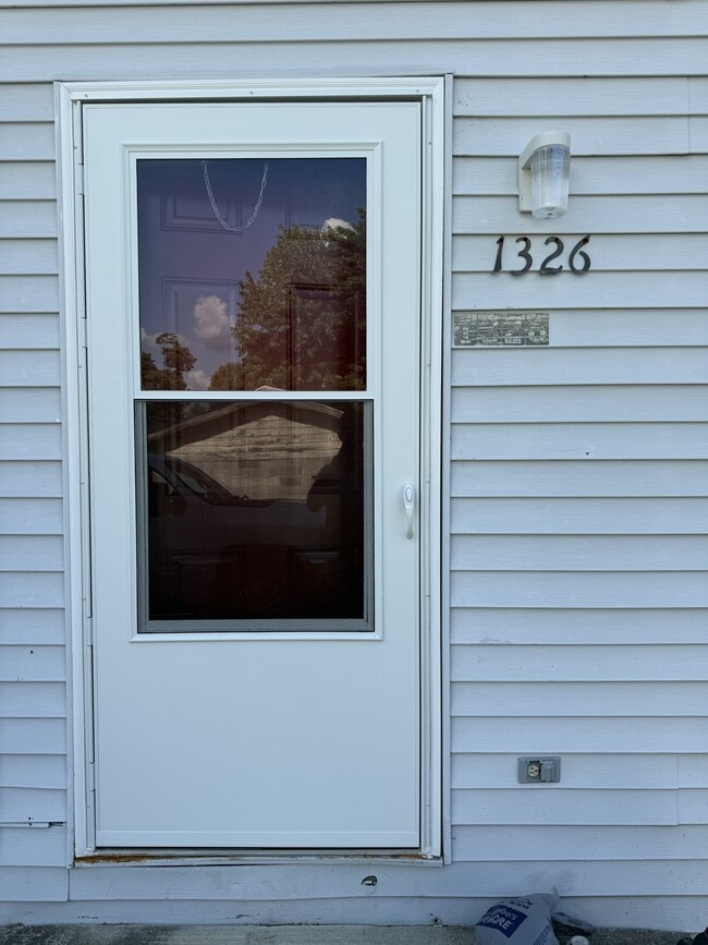 Primary Photo - 1326 Beech St