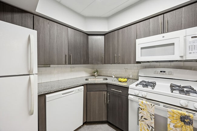 Building Photo - Leverington Court Apartments
