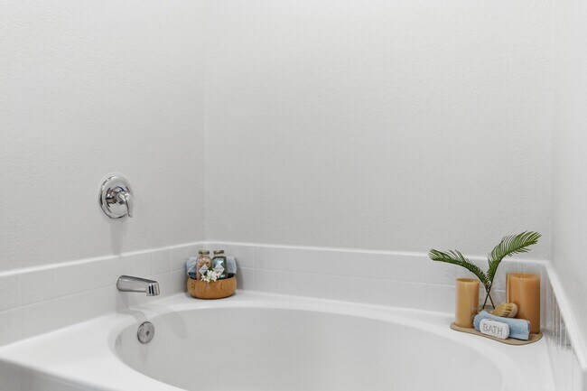 Building Photo - 10642 Lost aples Dr