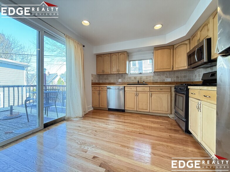 Building Photo - 11 Pennsylvania Ave