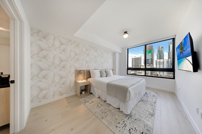 Building Photo - 225 N Miami Ave