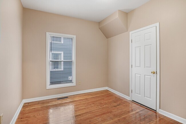 Building Photo - 12 Franklin Ave