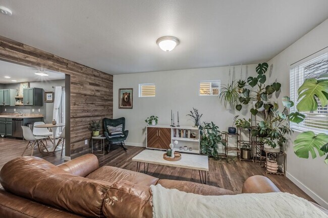 Building Photo - 3324 E Garin Ct