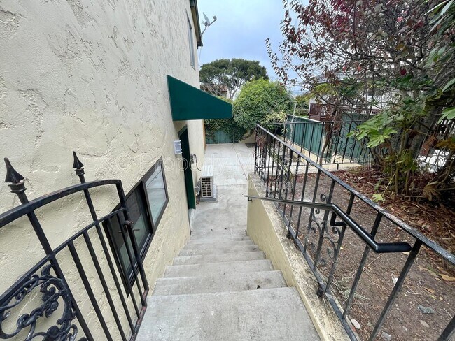 Building Photo - 599 Irving Ave