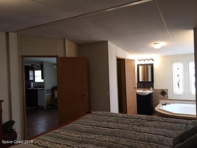 Building Photo - 1617 Ridge Dr