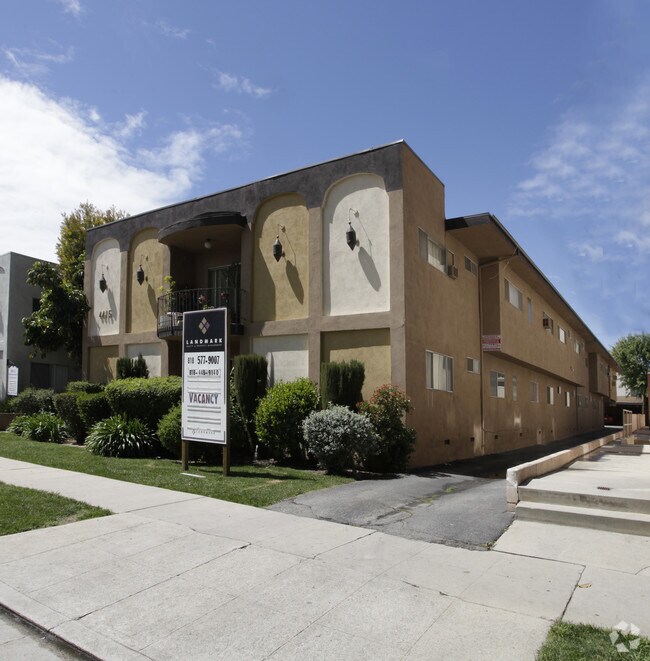 Primary Photo - 4415 Ventura Canyon Ave