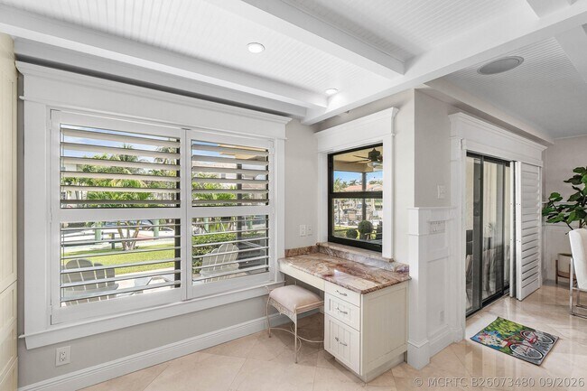 Building Photo - 1109 Bel Air Dr