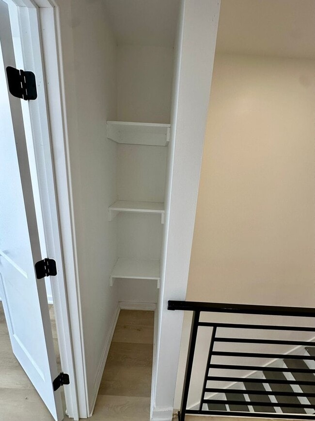 Building Photo - Fully renovated, bright, and spacious 3-bedroom, 1.5-bath home in an amazing location.