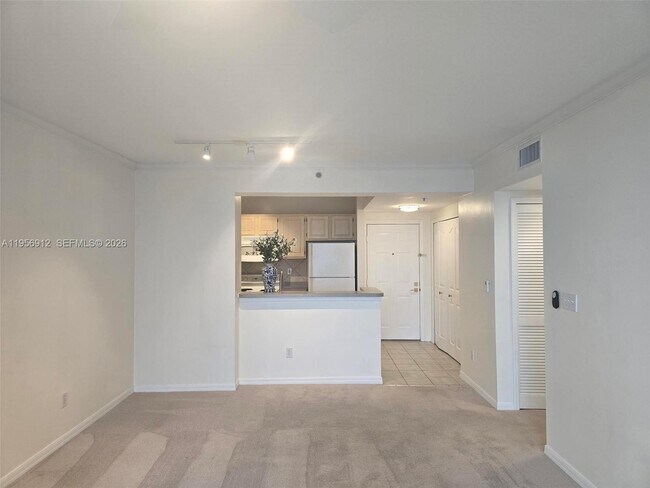 Building Photo - 2665 SW 37th Ave