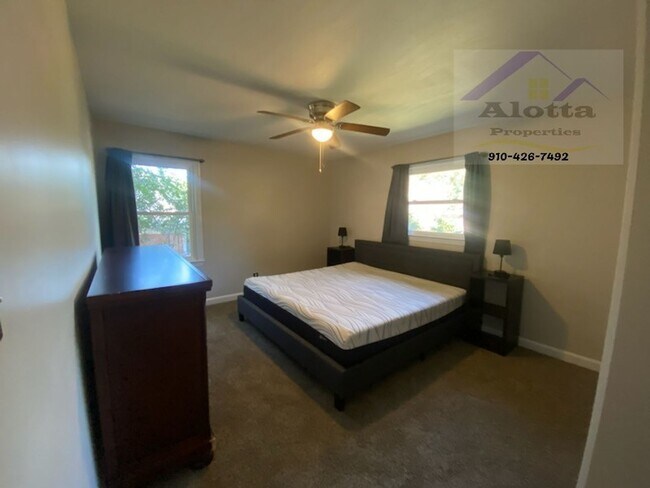 Building Photo - 5408 S Sumac Cir