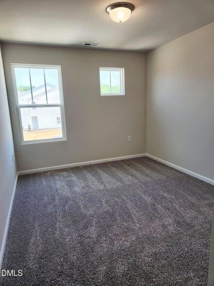 Building Photo - 250 Brook Farm Ln