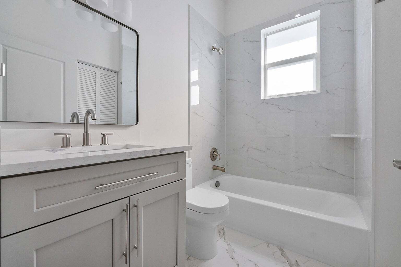 Building Photo - 1579 W 16th St