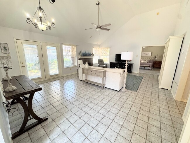 Building Photo - 9809 Lakewood Ct