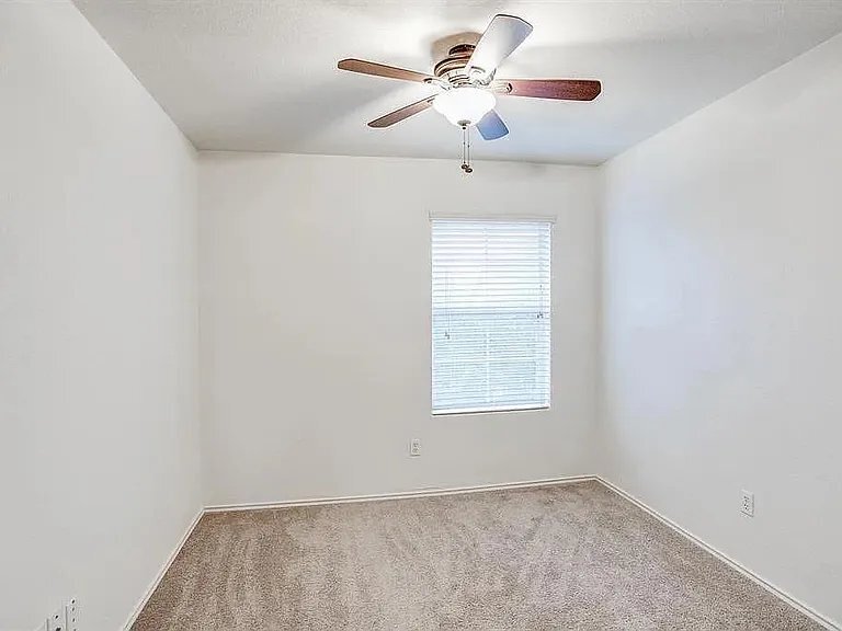 Building Photo - 16818 Mammoth Springs Dr