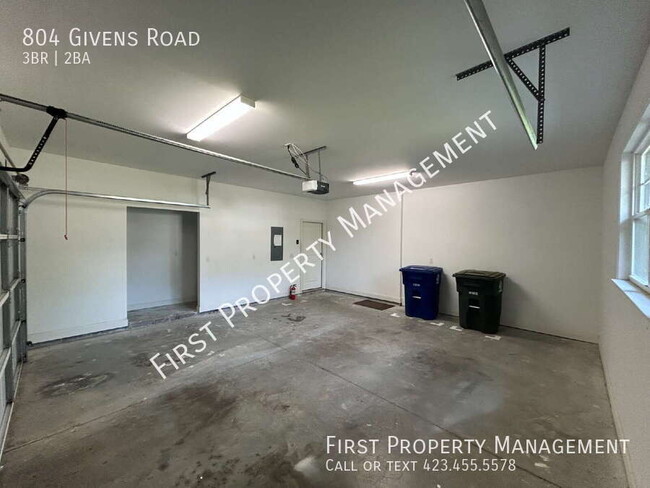 Building Photo - 804 Givens Rd