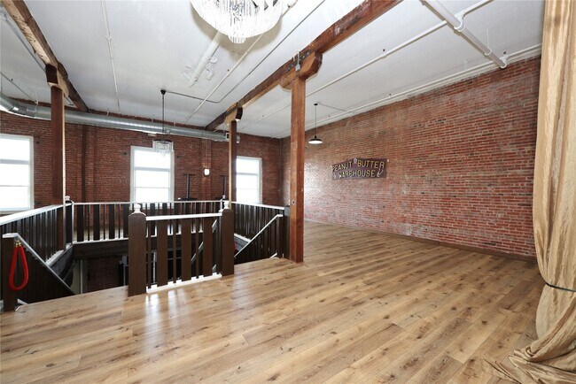 Building Photo - 1927 Harborside Dr