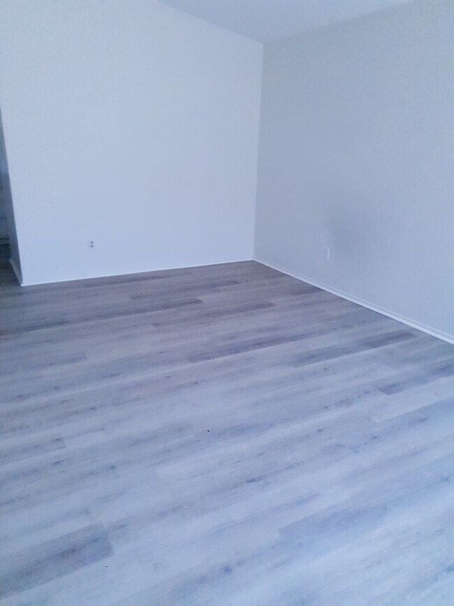 Building Photo - 10380 Crossing Green Cir