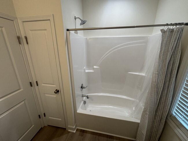 Building Photo - 127 Godwin Ln