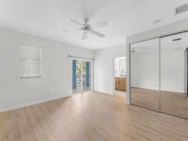 Building Photo - 3119 E Community Dr