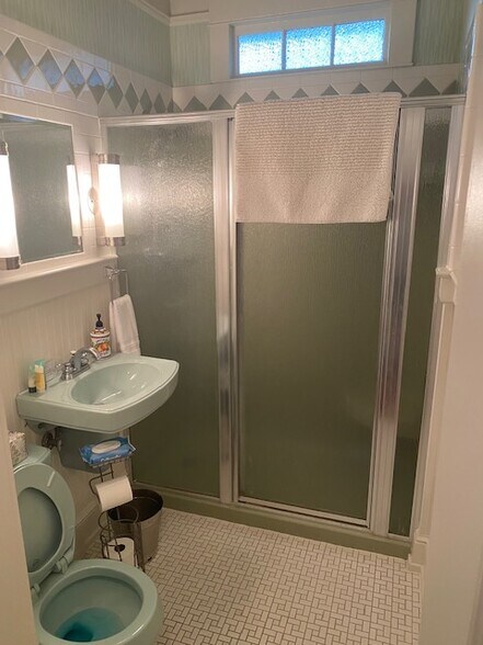 Building Photo - 845 Bungalow Ct
