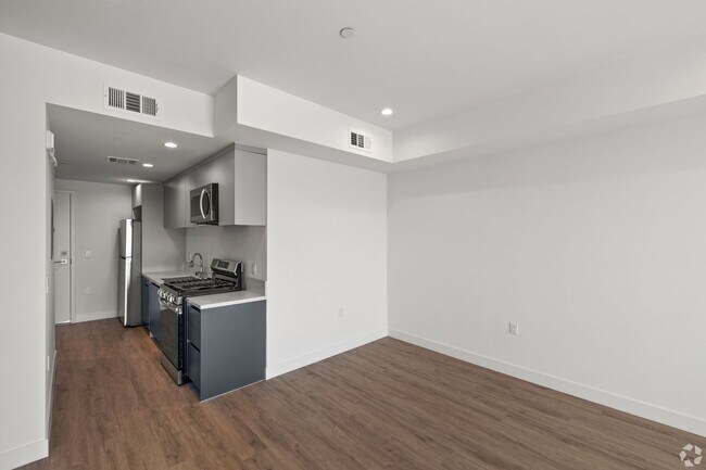 Building Photo - Beautiful Studio - 503