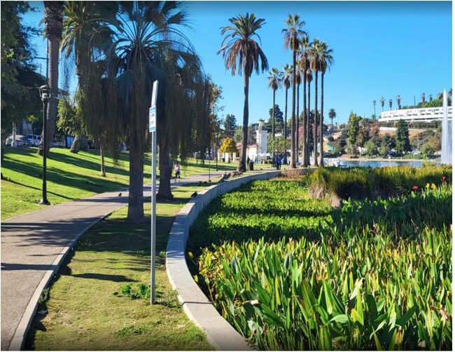 Echo Park Lake "Loop" - 1803 Montana St