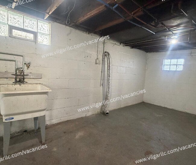 Building Photo - Newly Renovated 2-Bedroom • 1-Bathroom Home