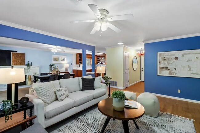 Primary Photo - Charming 3 bed 1 bath home in Davis