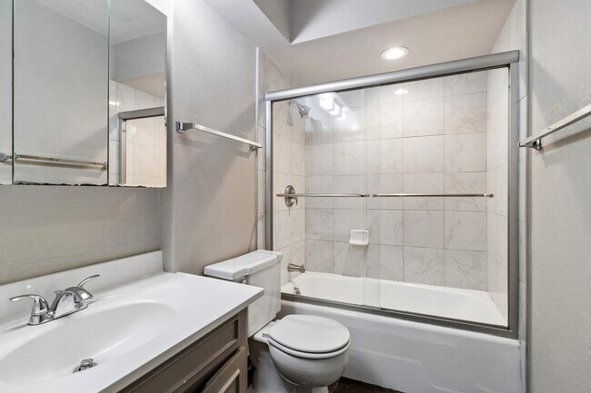 Building Photo - 13205 Kit Ln