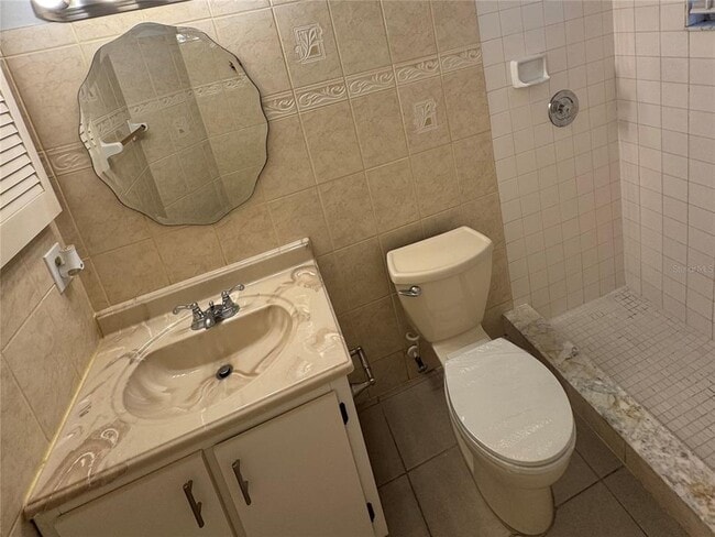 Building Photo - 1285 Roma Ct