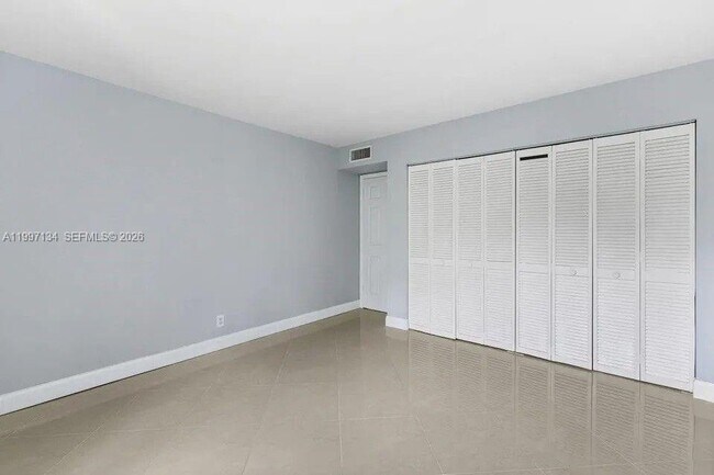 Building Photo - 1400 NE 54th St