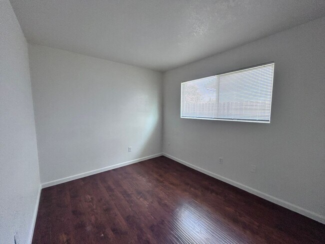 Building Photo - 3148-3150 Laurelhurst Drive
