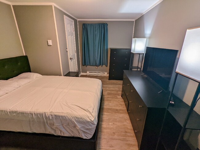 Building Photo - 39 Queen St