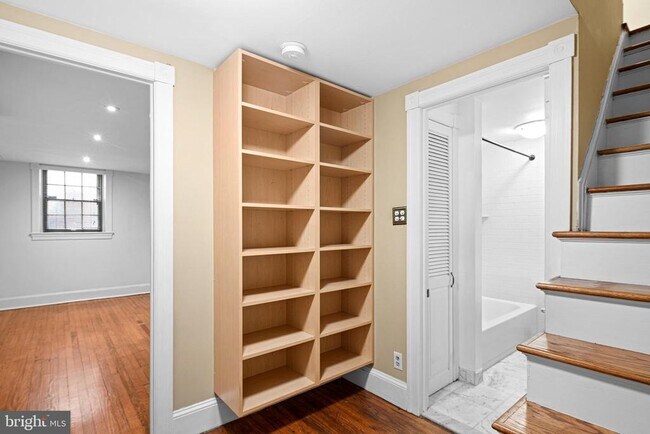 Building Photo - 1008 Spruce St