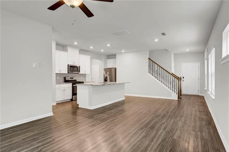 Building Photo - 334 Wells Cir