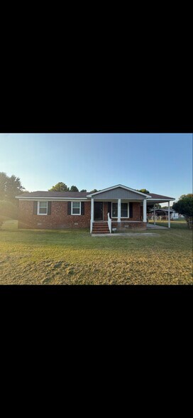 Building Photo - 103 Rose Dr