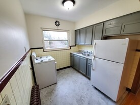 Building Photo - 3358 boudinot ave