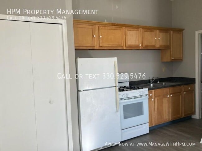 Building Photo - 2383 Newton-