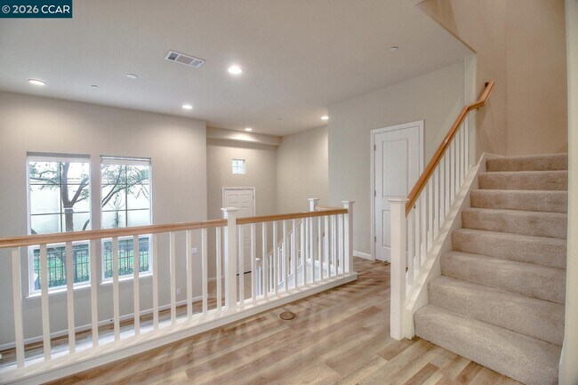 Building Photo - 2066 Mendocino Lane