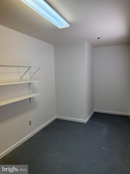 Building Photo - 304 Academy St