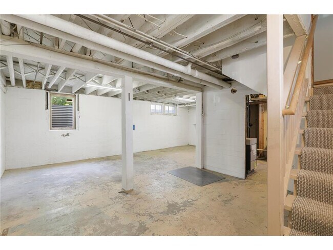 Building Photo - 3217 4th St SE